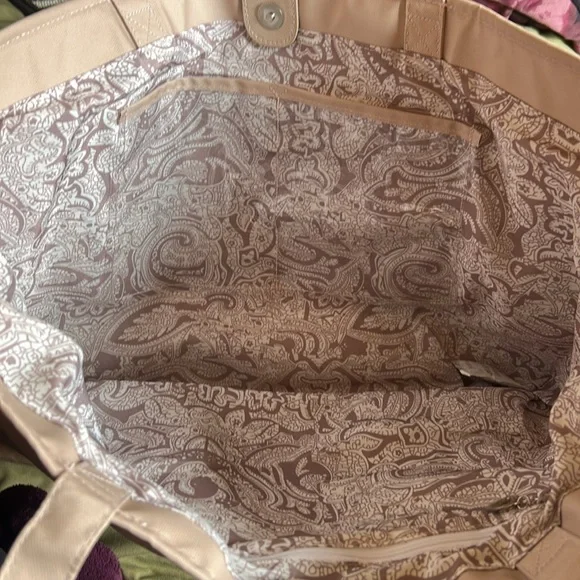 Bella Russo light pink Tote with Heart Charm NWOT - Picture 4 of 5